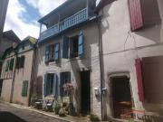 Maison de ville du 16ème siècle, commerces à pied 78m²...