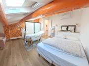 Maison de ville du 19ème siècle divisée en 2...