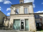 Maison de ville en pierres ou immeuble de rapport plein cent