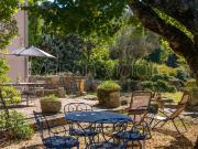 Maison élégante au caractère provençal préservé à Venasque