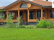 Maison en bois magnifiquement située, neutre en CO2 avec une