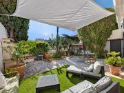 Maison en bord de mer avec jardin