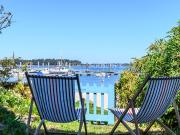 Maison en bord de mer avec jardin