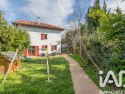Maison en bord de mer avec jardin