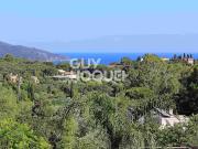Maison en bord de mer avec jardin