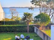 Maison en bord de mer avec jardin