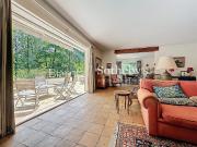 Maison en bord de mer avec jardin