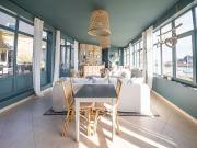 Maison en bord de mer avec jardin