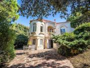 Maison en bord de mer avec jardin