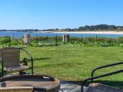Maison en bord de mer avec jardin