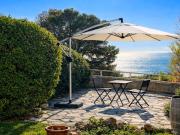 Maison en bord de mer avec jardin