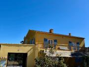 Maison en bord de mer avec jardin