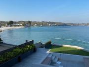 Maison en bord de mer avec jardin