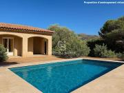 Maison en bord de mer avec jardin