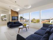 Maison en bord de mer avec jardin