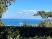 Maison en bord de mer avec jardin