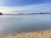 Maison en bord de mer avec jardin