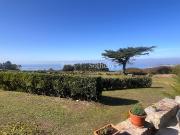 Maison en bord de mer avec jardin