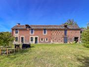 Maison en brique et colombages très bien rénovée