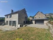 Maison en granit rénovée dépendances /1500 m² de terrain