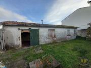 Maison en partie en pierre à rénover au centre de Saint...