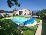 Maison en pierre 6 chambres et grand garage, piscine et...