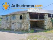 Maison en pierre à rénover avec 2 granges