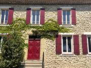 MAISON EN PIERRE AU BORD DU CANAL