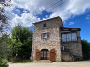 Maison en pierre avec jardin et vue dégagée – Planzolles...