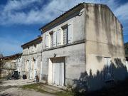 Maison en pierre avec jardin proche de Jonzac