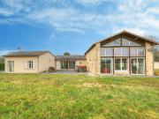 Maison en pierre avec mason d'ami et terrain de 9...