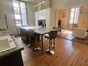 Bordeaux centre Maison en pierre avec 2 parking 140m²...
