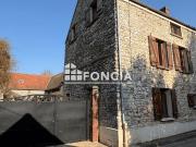 Maison en pierre avec piscine