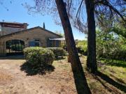 Maison en pierre avec piscine et vue panoramique