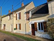Maison en pierre dans la campagne Nivernaise