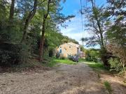 Maison en pierre dans un petit hameau