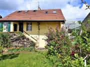 Maison en pierre de 2 chambres avec petit jardin et vue