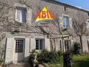 Maison en pierre de 321m2 avec piscine sur Saint Georges De