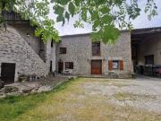 Maison en pierre de type 4