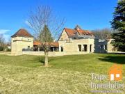 Maison en pierre entièrement rénovée de 249m2 avec...