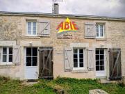 Maison en pierre Maillé Marais Poitevin accès rivière