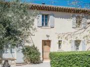 Maison en pierre provençale avec vue panoramique sur les...