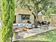 Maison en pierre restaurée avec piscine, jardin, terrasse