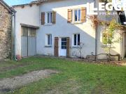 Maison en pierre situer dans un petit hameau au calme
