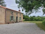 Maison en pierres avec 2ha3 de terrain 105m² Abzac Maison en pierres avec 2ha3 de terrain 105m² Abzac