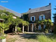 Maison en pierres avec dépendances sur 5324 M2 de terrain