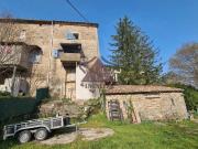 MAISON EN PIERRES AVEC JARDIN