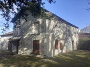 Maison en pierres avec une grange, un terrain de 2400m²....