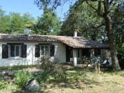 Maison et jardin à la campagne