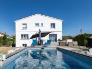 Maison familiale 190 m2 avec piscine À deux pas du Château